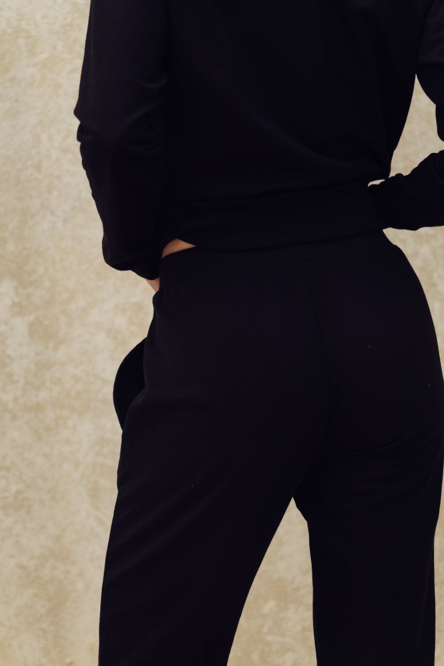 AURA SET / BLACK