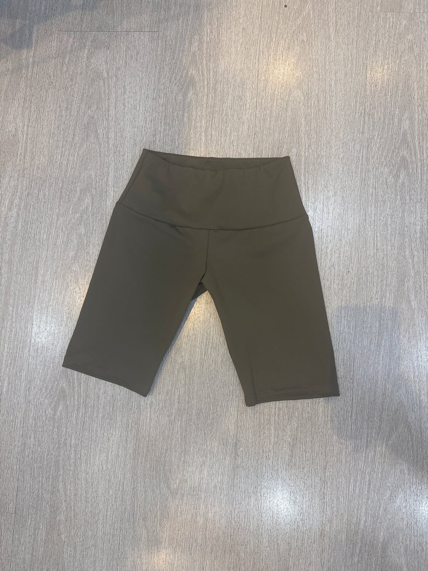 SHORT / GRIS VERDOSO