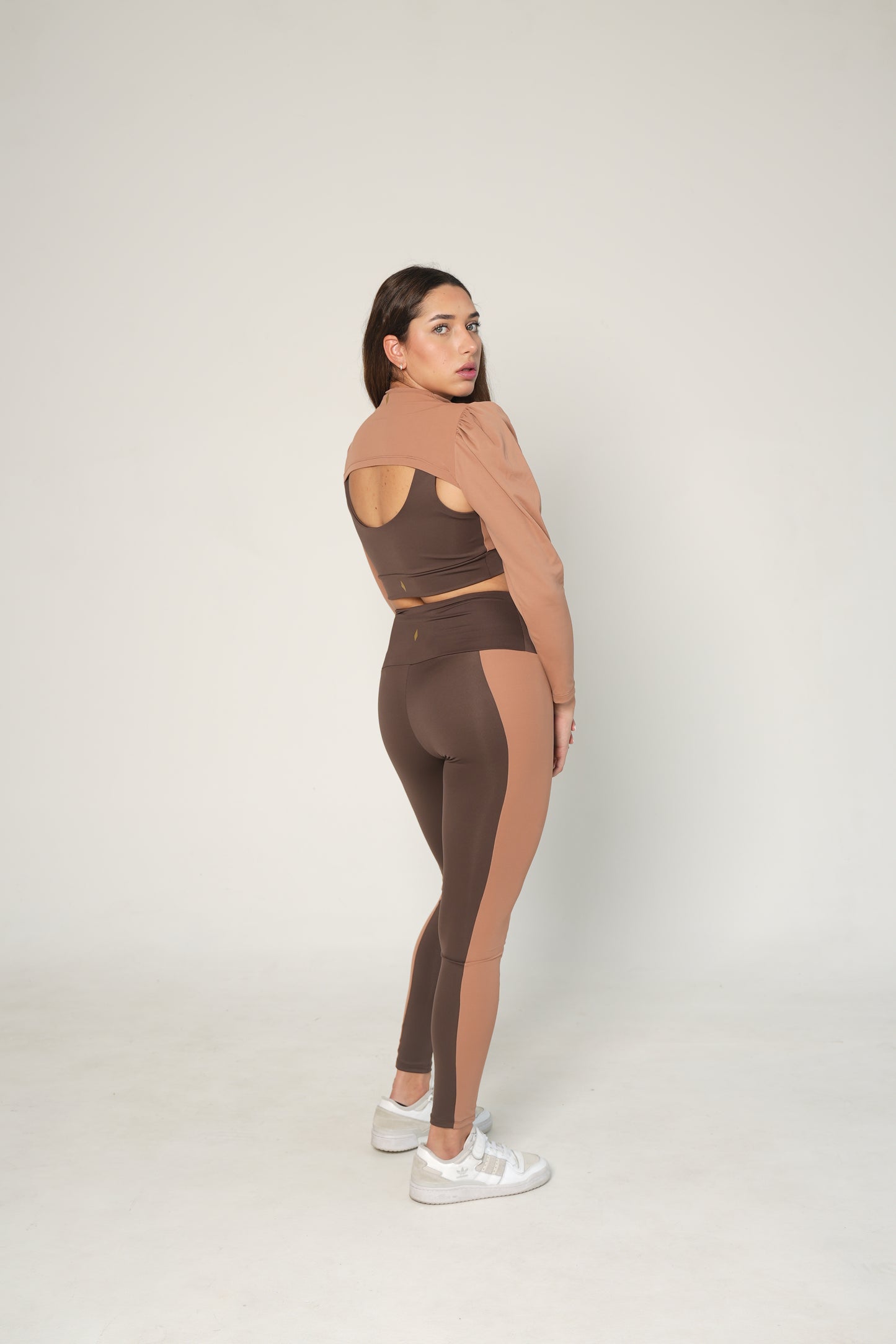 SHOULDER + TOP + LEGGIN / BROWN AND CAMEL