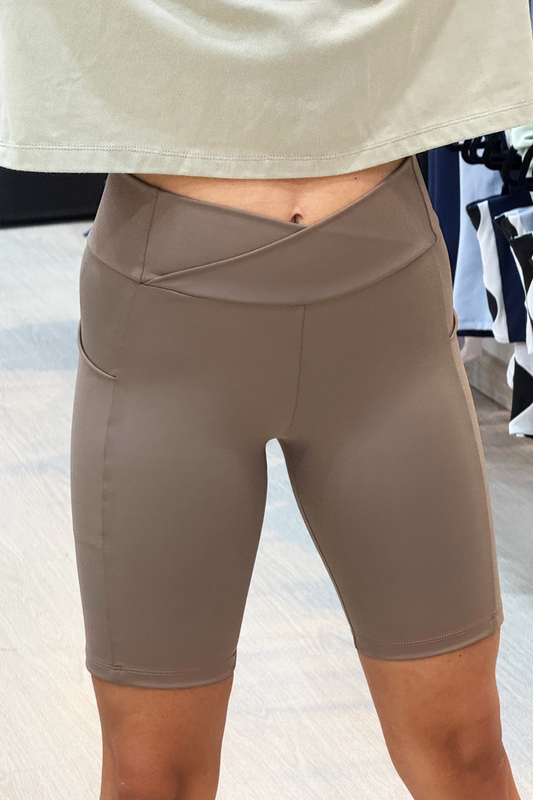 SHORT NUVA CASTANHO